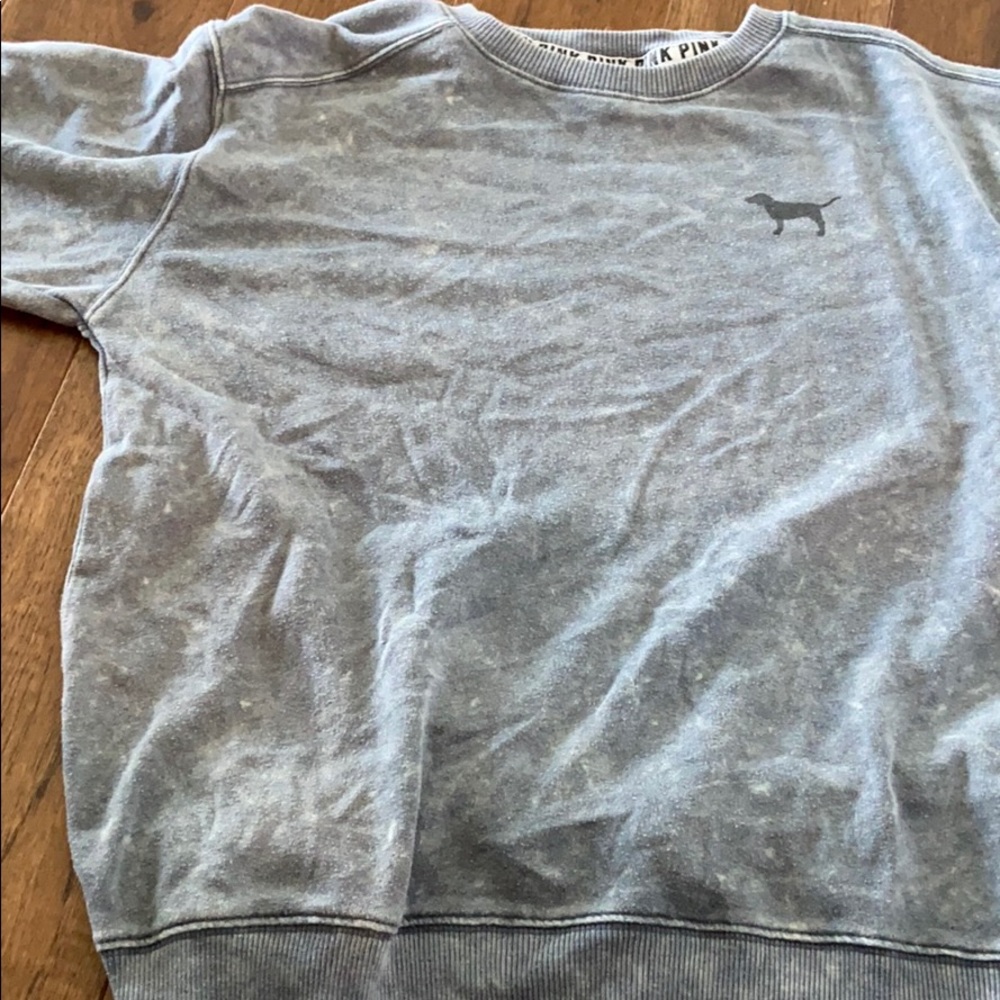 Grey / greenish crew neck